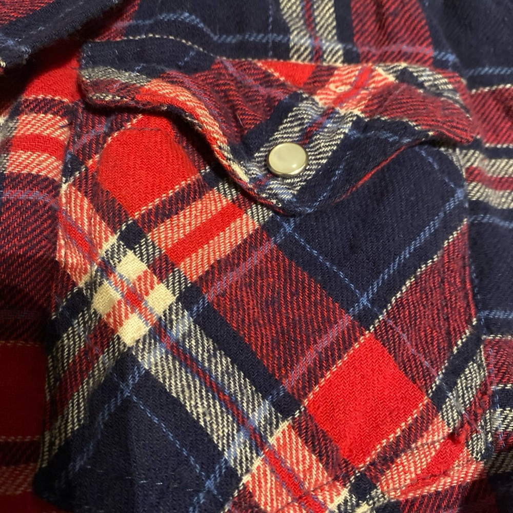 Women’s Rustic Ridge Flannel With Snaps - Picture 5 of 5